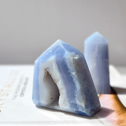 Blue Lace Agate Druzy Point 藍紋瑪瑙