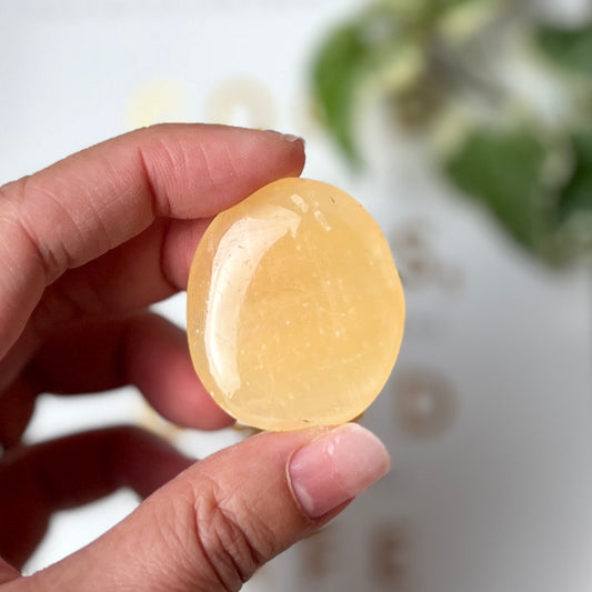 Orange Calcite Palm stone 橙方解石