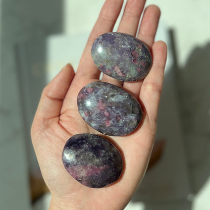 Lepidolite Palm Stone 紫鋰雲母