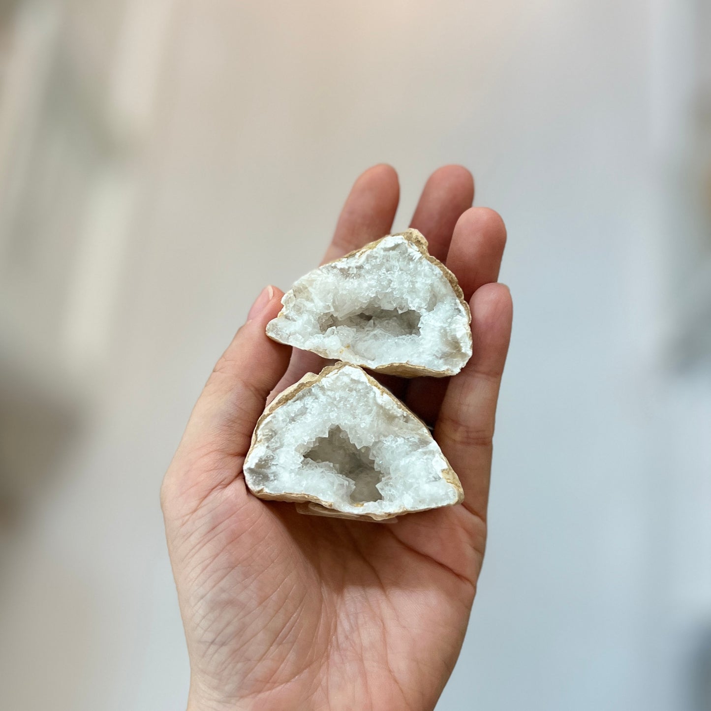 White Quartz Geode 1 pair (CQ-G01)