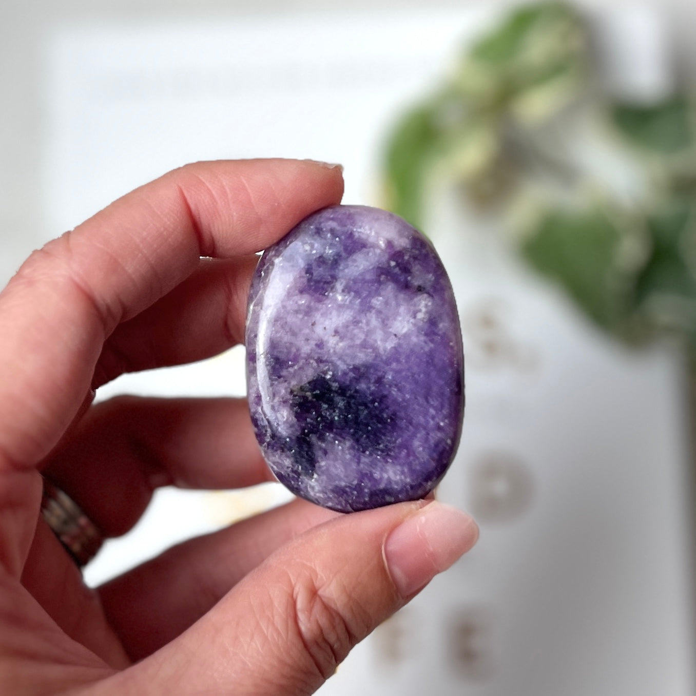 Lepidolite Palm Stone 紫鋰雲母