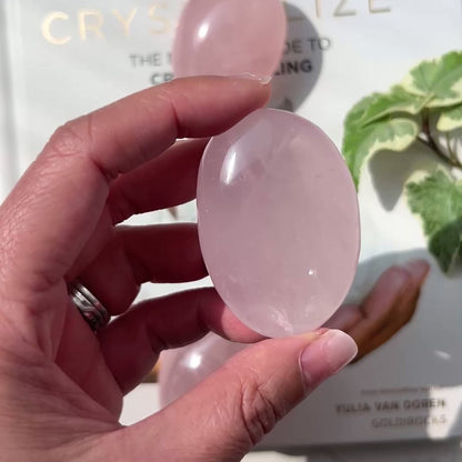 Rose Quartz Palm Stone 粉晶